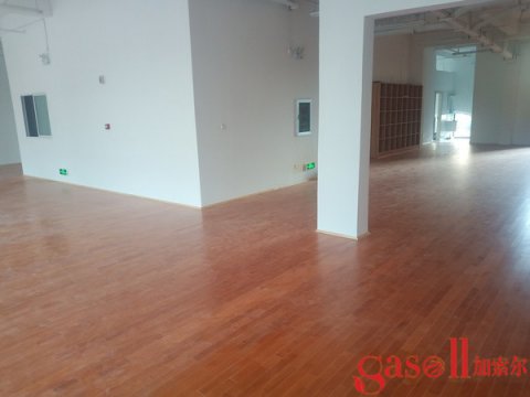 体育木地板材质如何判别