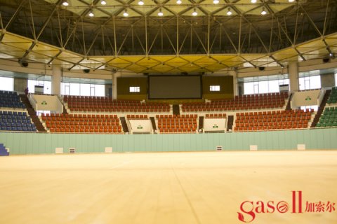 多雨天气给篮球场木地板带来哪些灾难